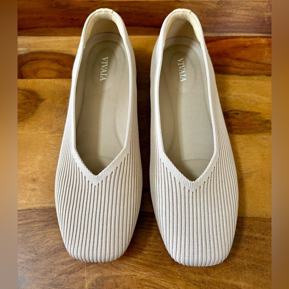 VIVAIA Tan Margot Square Toe V-Cut Flats - Picture 8 of 8
